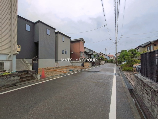 【前面道路含む現地写真】の画像