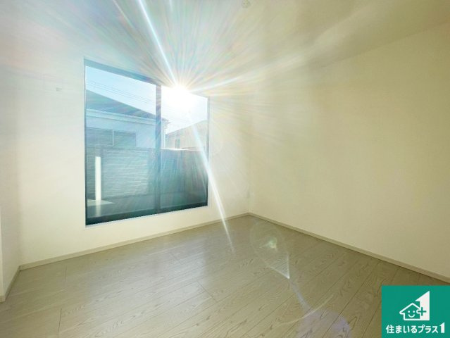 宇治市明星町　第2期　新築一戸建ての洋室|収納スペースが充実しているので子供の成長に合わせてたくさん収納ができます！家族構成に合わせた様々な活用ができる収納！
