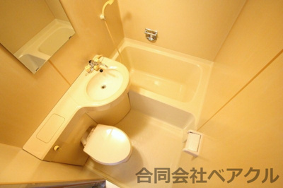 【浴室】 | レオ松本 | 日々の疲れを癒すお風呂付です