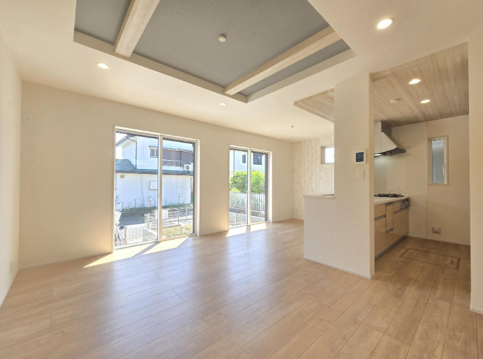 厚木市まつかげ台2期　新築戸建　の居間・リビング