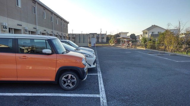 レオパレスヴィクトワールⅡの駐車場