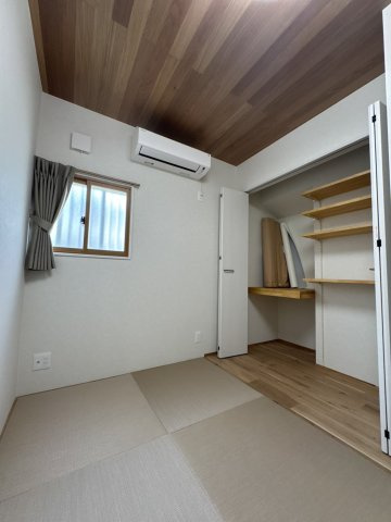 宇都宮市砥上町301-43の洋室