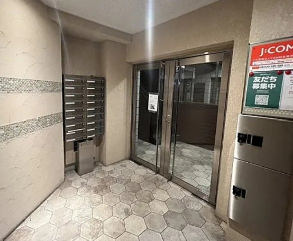 シオザキビルNO3のエントランス