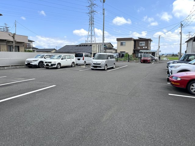 ヒルトップ・ヴァレの駐車場