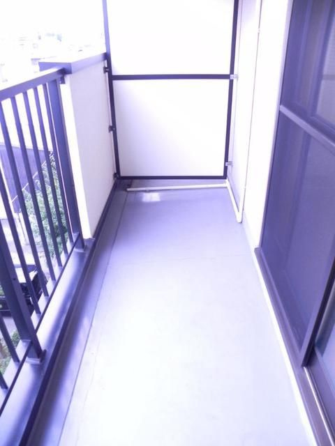 ホワイト　ウッドのバルコニー