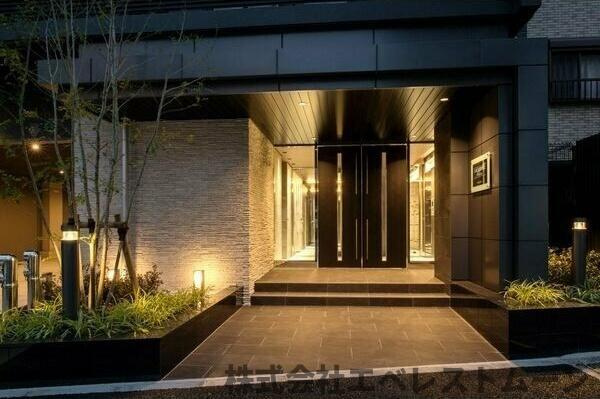 S-RESIDENCE熱田のエントランス|落ち着いたエントランスです