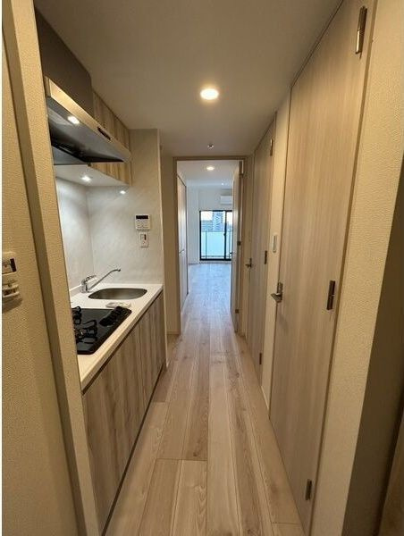 S-RESIDENCE桜本町awesomeの玄関