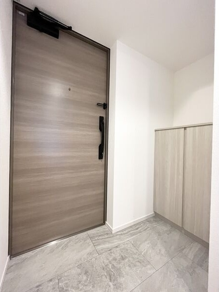 S-RESIDENCE堀田NorthⅡの玄関