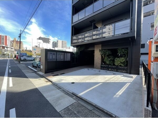 Neplus Tの駐車場