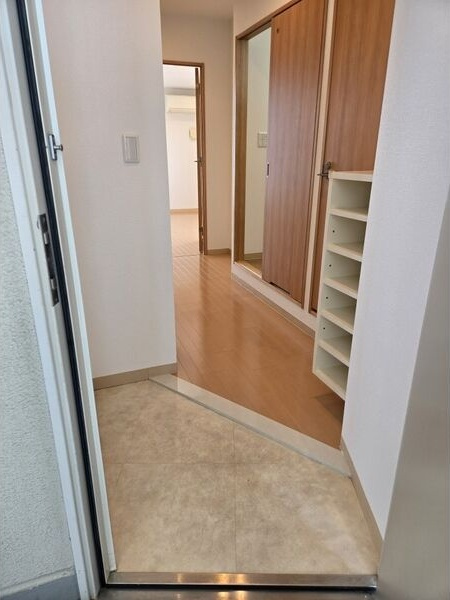 KマンションつるまいⅡの玄関