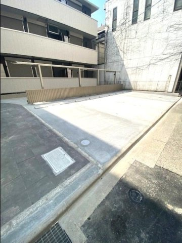 D-room寿の駐車場