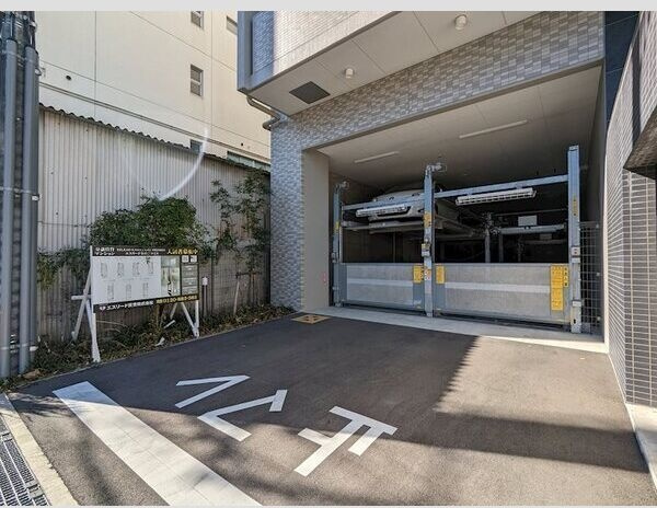 エスリード金山プルミエの駐車場