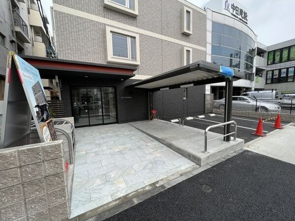 Alba Toyokuniの外観