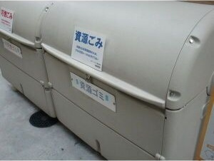 泉アパートメントの駐車場