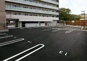 リシュドール鶴舞公園の駐車場