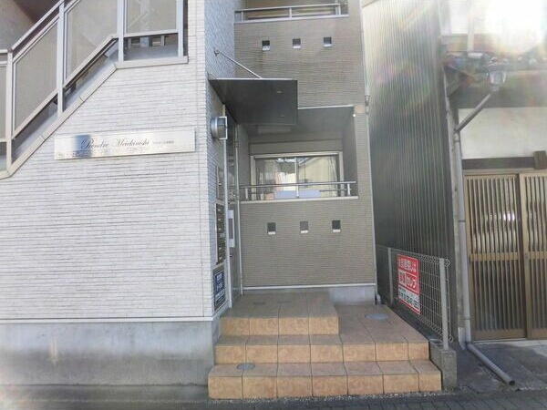 プランドール名駅西のエントランス