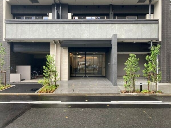 プレサンスロジェ大須白川公園の外観