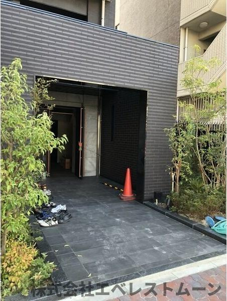 メイクスデザイン上前津のエントランス|建物の内部です