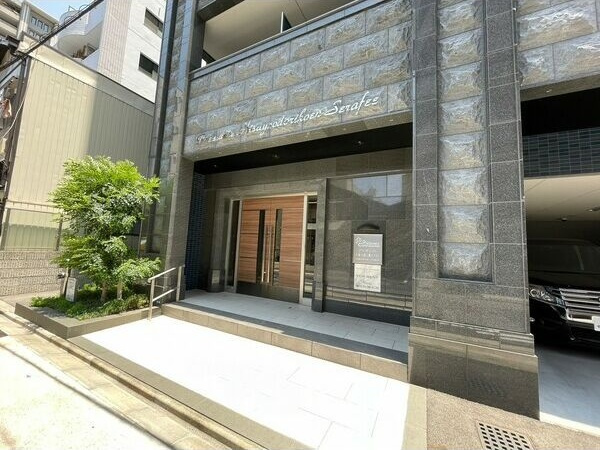プレサンス久屋大通公園セラフィのロビー