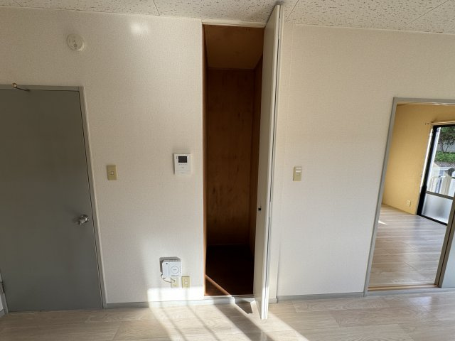 サンハイム井野Ⅰの内装|収納（リビング）