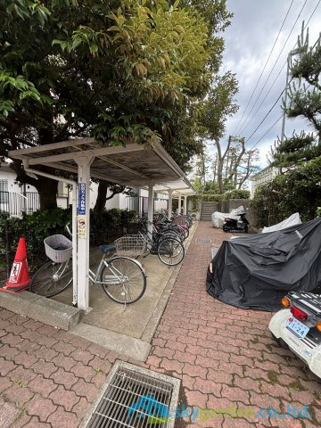 パレ平塚すみれ平弐番館の駐輪場