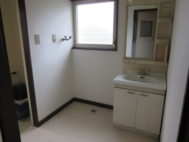 富士原町貸住宅の洗面所