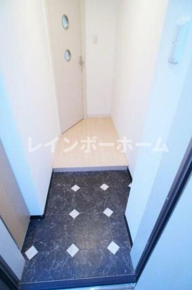ディアコートＭの玄関