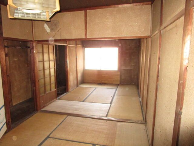 天道町２－１１貸倉庫の内装