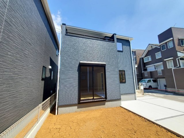 八潮市　八潮7丁目　新築戸建　全4棟の玄関|施工例です