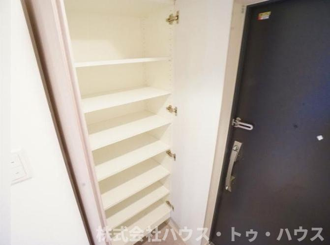 LIMERESIDENCEKITAMATSUDOの玄関