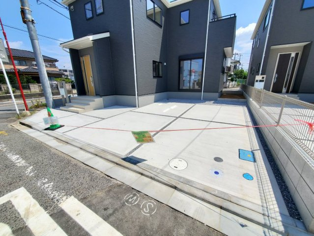 八潮市　八潮7丁目　新築戸建　全4棟の玄関|施工例です