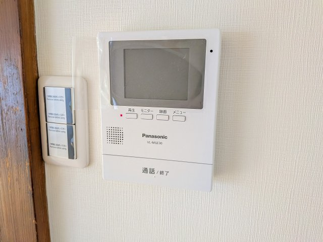 八王子市　初沢町　中古戸建てのセキュリティ|～TVモニター付インターホン　訪問者の確認に便利です～