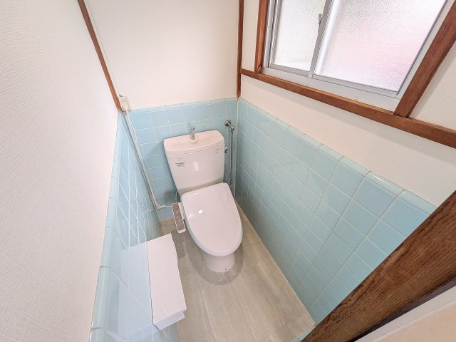 八王子市　初沢町　中古戸建てのトイレ|～暖房温水洗浄機能付きトイレ　冬場は特に嬉しい機能ですね～