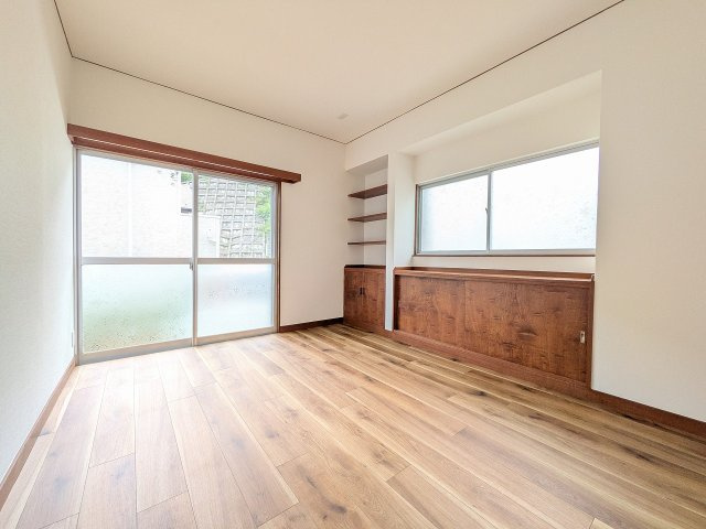 八王子市　初沢町　中古戸建ての子供部屋|～1階5.5帖の洋室　2面採光で明るく風通しの良いお部屋です～