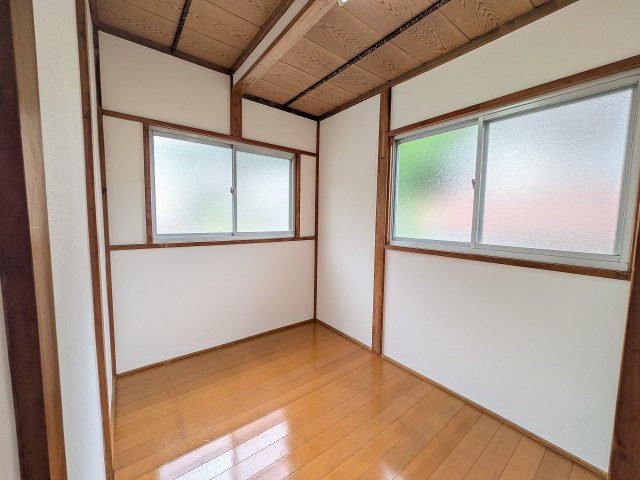 八王子市　初沢町　中古戸建ての洋室|～2階4.0帖の納戸　書斎やランドリールームなど大活躍～