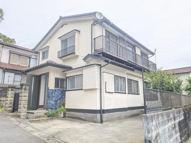 八王子市　初沢町　中古戸建ての外観|～高尾駅徒歩13分　内装リフォーム中の戸建て　2台駐車可能～