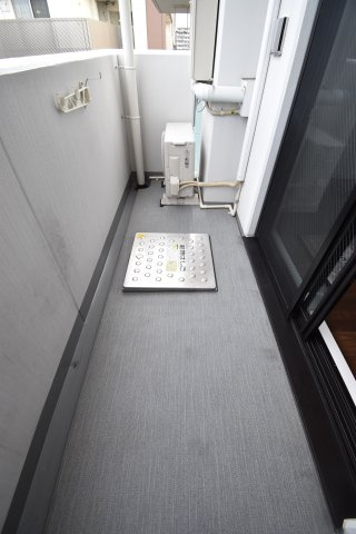 セオリー難波WESTのバルコニー