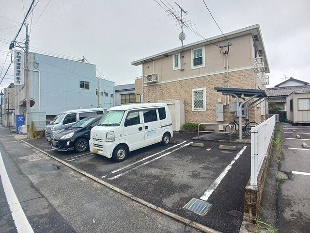 エスポワールの駐車場