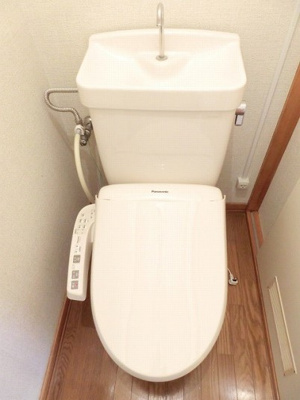 【トイレ】 | オリエントハイツB | ※同タイプの別の部屋の写真です。
