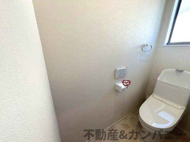 空港通7丁目の新築のおうち　松山市空港通7丁目新築戸建のトイレ|コンパクトで使いやすいトイレです