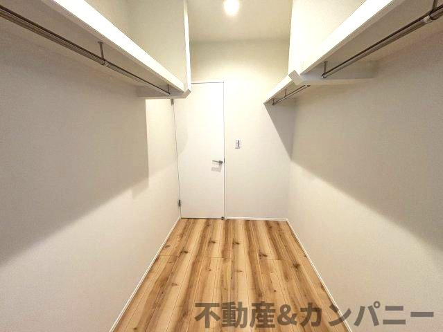 空港通7丁目の新築のおうち　松山市空港通7丁目新築戸建の収納|たっぷり収納できるウォークインクローゼットです