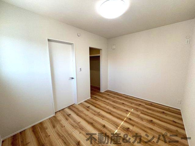 空港通7丁目の新築のおうち　松山市空港通7丁目新築戸建の洋室|スタンダードな洋室です