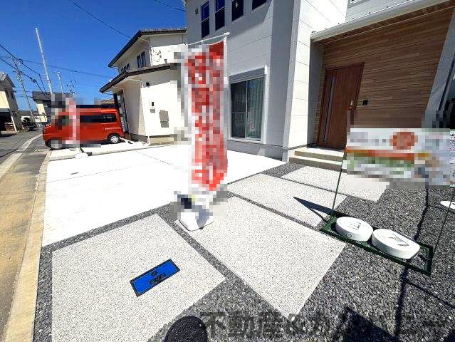 空港通7丁目の新築のおうち　松山市空港通7丁目新築戸建のその他|オシャレなアプローチです