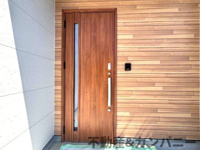 空港通7丁目の新築のおうち　松山市空港通7丁目新築戸建の玄関|玄関です