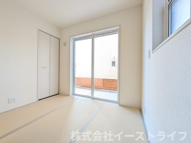 【新築戸建】　いわき市平祢宜町1期　全2棟　長期優良住宅の和室|2号棟写真　キッチン隣には使い勝手のよい和室付き