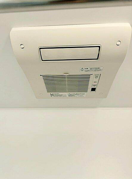 浴室には浴室乾燥機ついてます