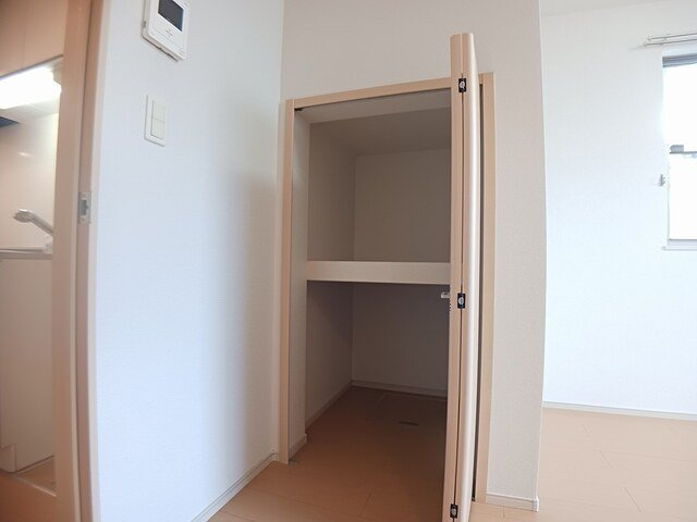サンシャイン・穴生の収納