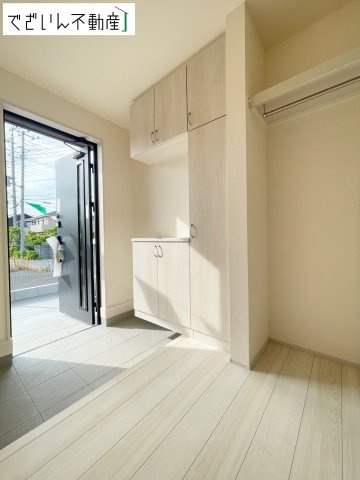 【玄関】 | Livele Garden.S熊谷市拾六間 第6　新築住宅 | ≪1号棟≫
現地(2026年7月撮影)
