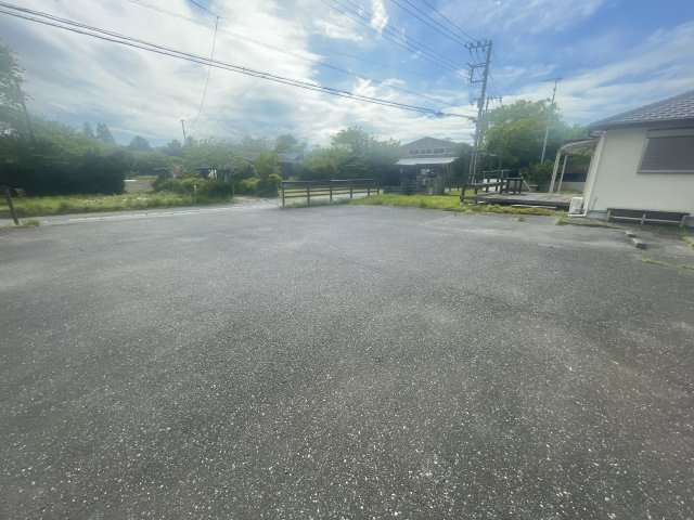 キングスコートの駐車場