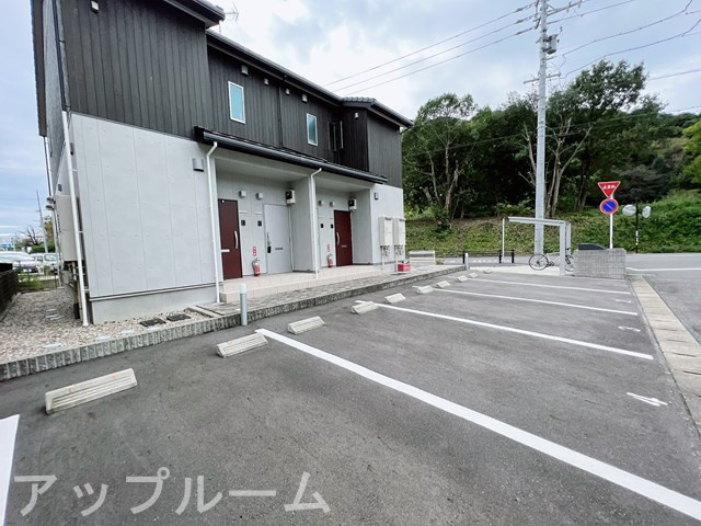 レ・スリジエⅡの駐車場
